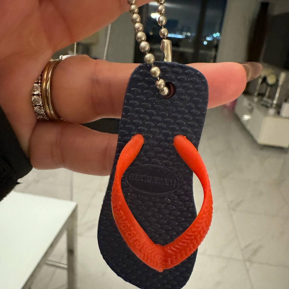 Mini havaianas key chain original